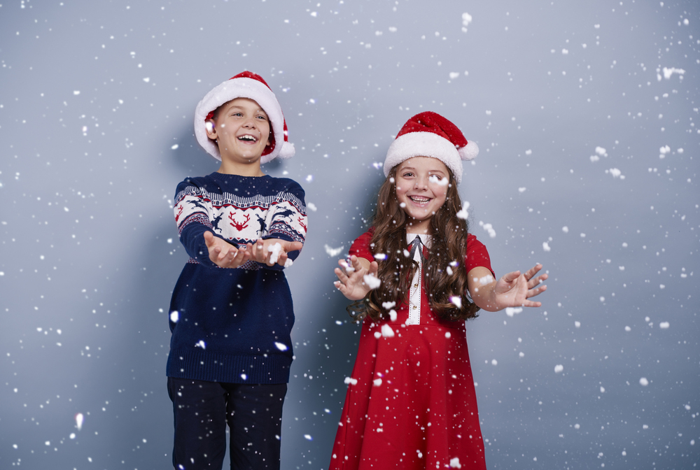deux enfants à noël